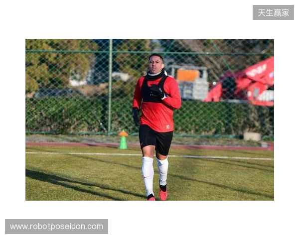 记者:韦世豪当蓉城队长并不意外 他和罗慕洛刘殿座携手带队前进 记者:韦世豪当蓉城队长并不意外 他和罗慕洛刘殿座携手带队前进