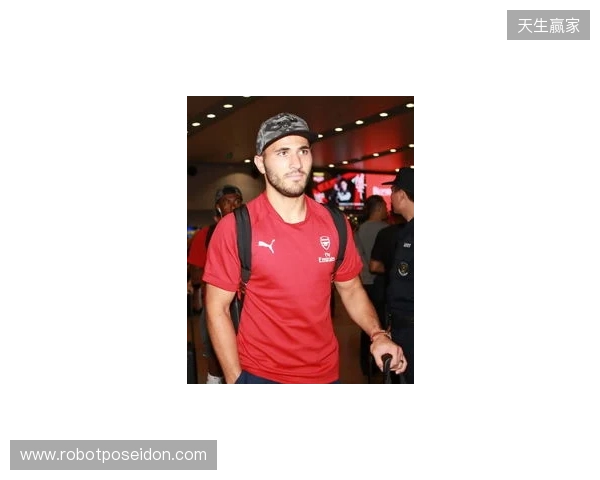 英超官方晒出图片：阿森纳U15全员抵达北京